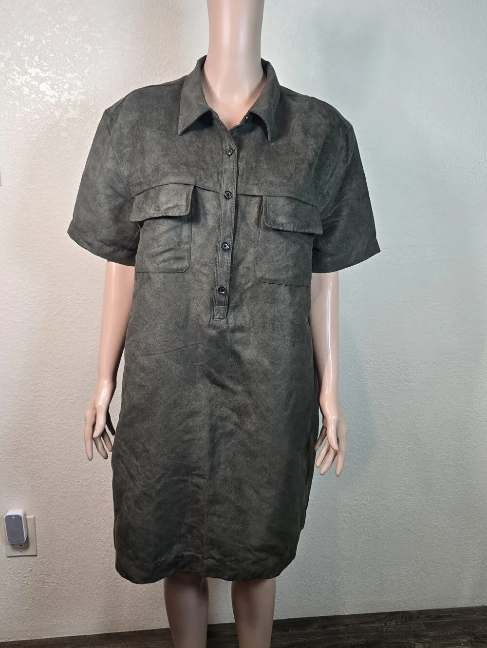 Banana Republic Suede Green Olive  Dress Size Xl Front Pockets Short Sleeve Butt